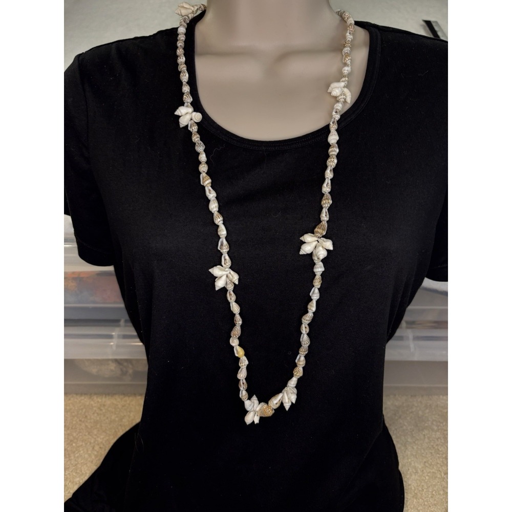 Long Hawaiian Lei Beachy Seashell Necklace Travel Resort Vacation Surf